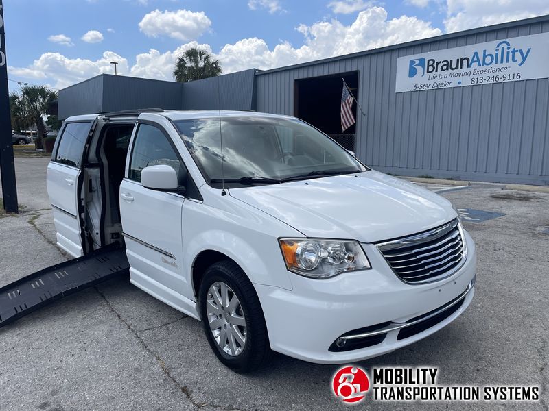 2014 Chrysler Town and Country BraunAbility Chrysler Entervan II wheelchair van for sale